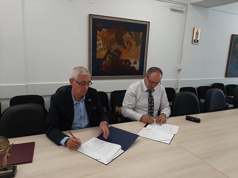 Potpisan ugovor o saradnji sa Komorom menadžmenta ljudskih resursa